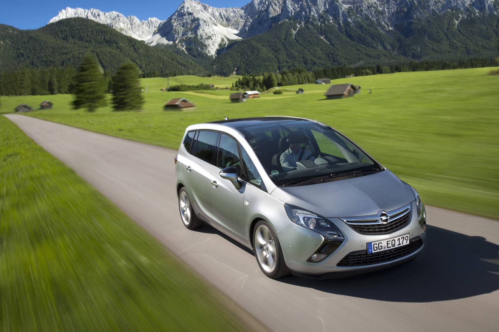 Семеро по лавкам: почему стоит взять Opel Zafira B