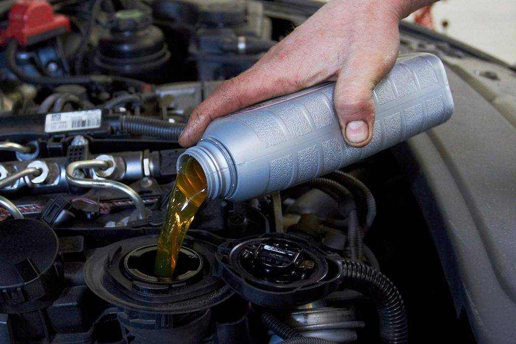 Симптомы использования неподходящего моторного масла в вашем автомобиле (что происходит?)
