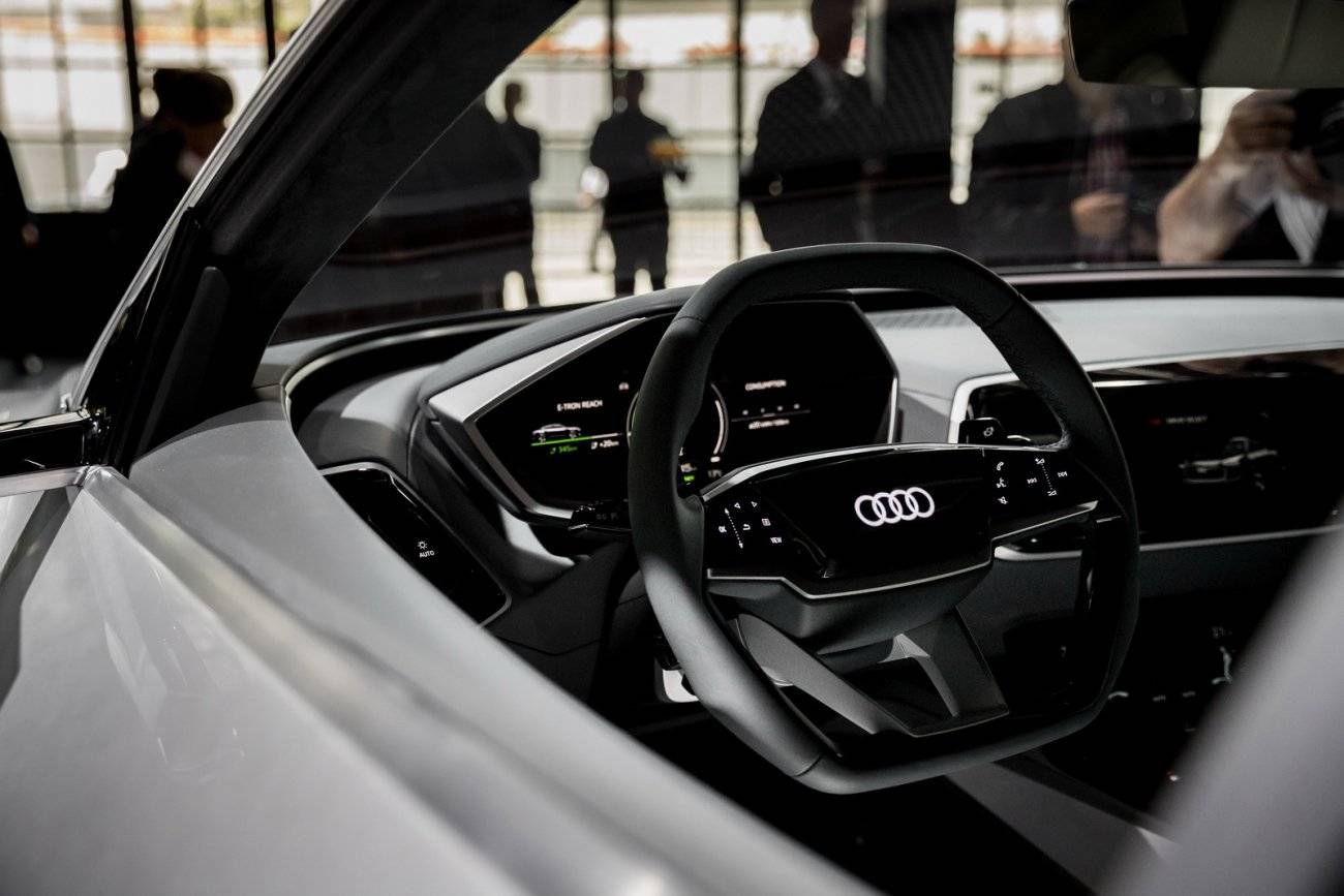 Audi представила электрическое кросс-купе e-tron Sportback