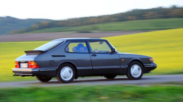Guide to buying a saab 900