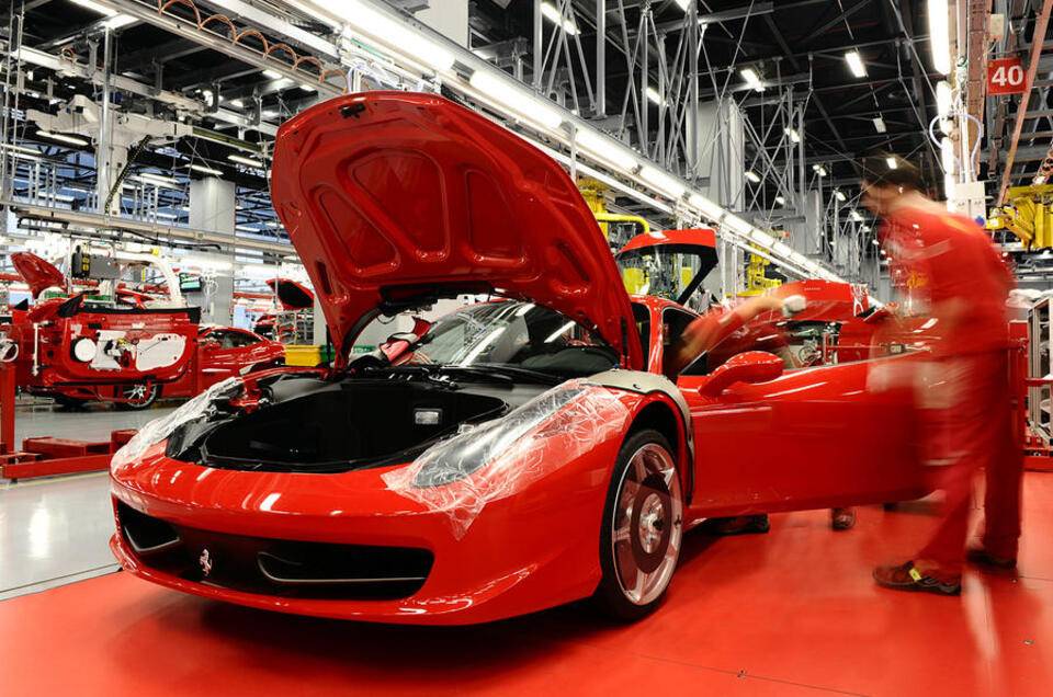 Ferrari california - еще одна легенда из маренелло