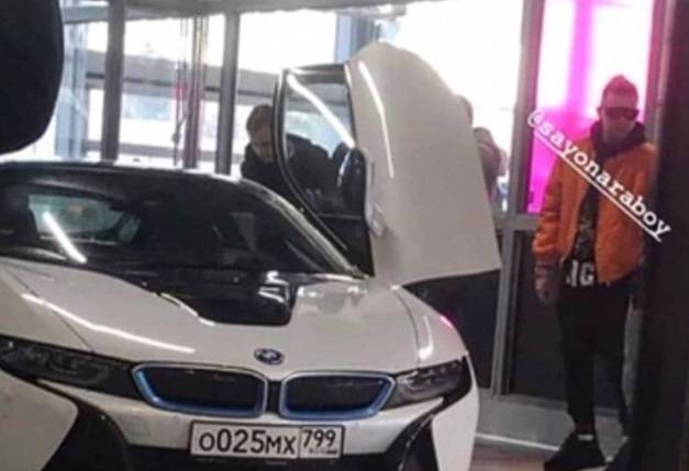 Новые подробности: что скрывал Элджей про свою BMW i8