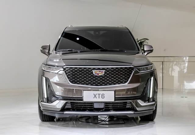 Сертифицированный в России Cadillac XT6 будет продаваться с двухлитровой турбочетверкой
