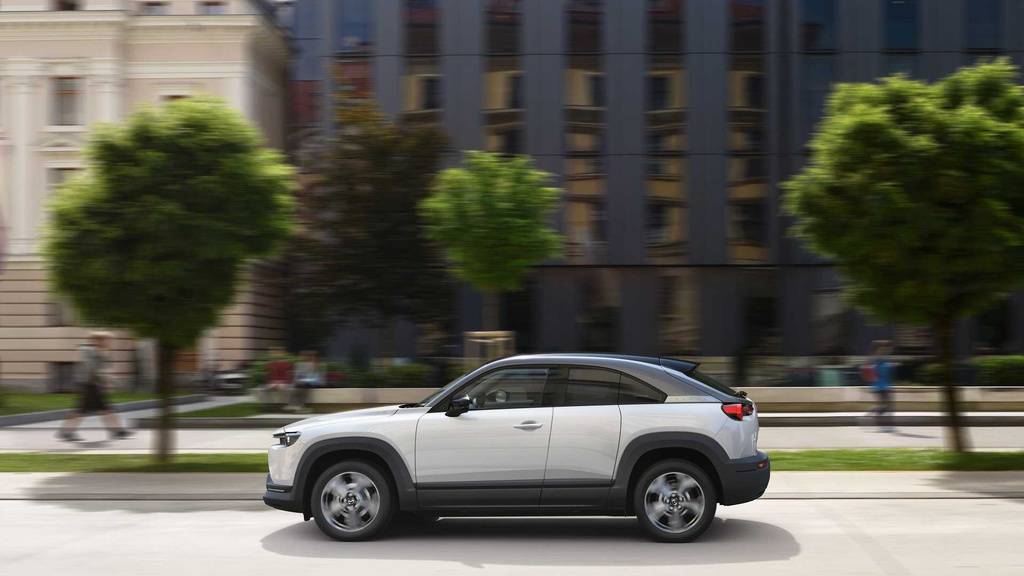 Mazda презентовала свой первый электромобиль ► последние новости