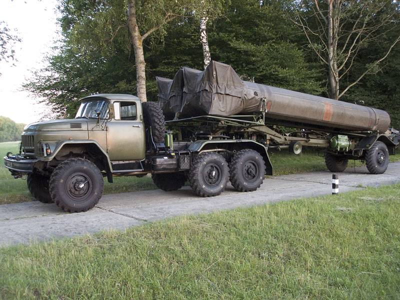 Мастер, химик, заправщик, ракетчик и не только: бесконечные военные профессии грузовика зил-131