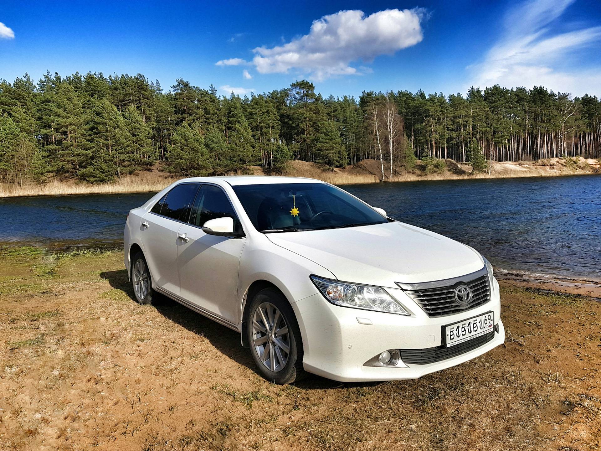 Автомобиль камри. Toyota Camry v50. Camry xv50. Toyota Camry 50. Тойота Камри 50 белая.