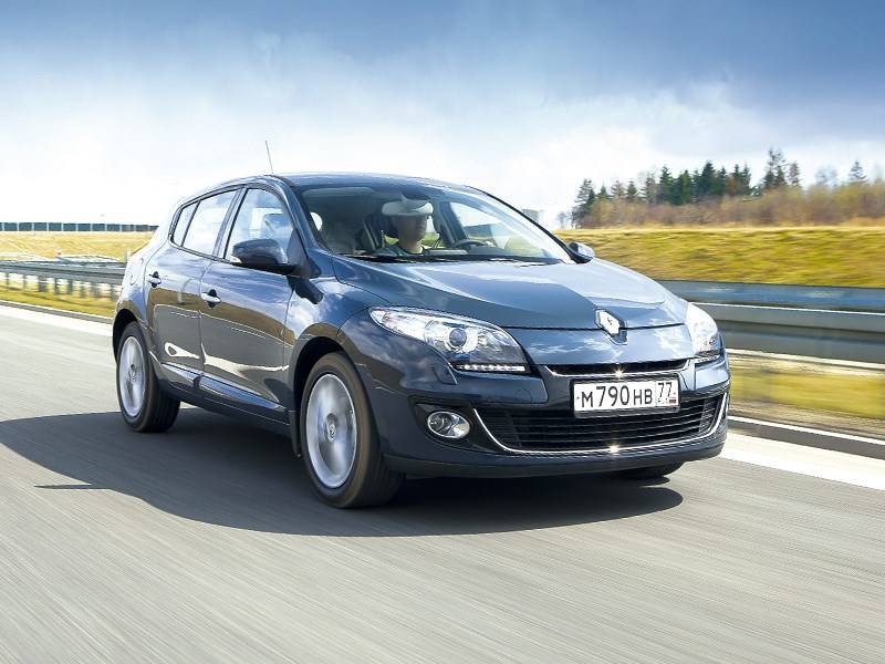 Автомобиль рено меган. Рено Меган 3 поколения. Renault Megane 2013. Рено Меган 3 рест 2013. Рено Логан Megane.