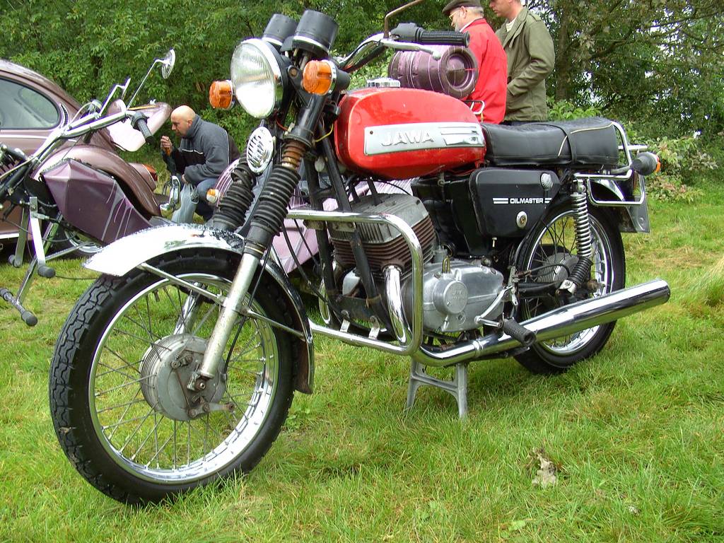 60 лет "старушке": история легендарного мотоцикла jawa (13 фото)