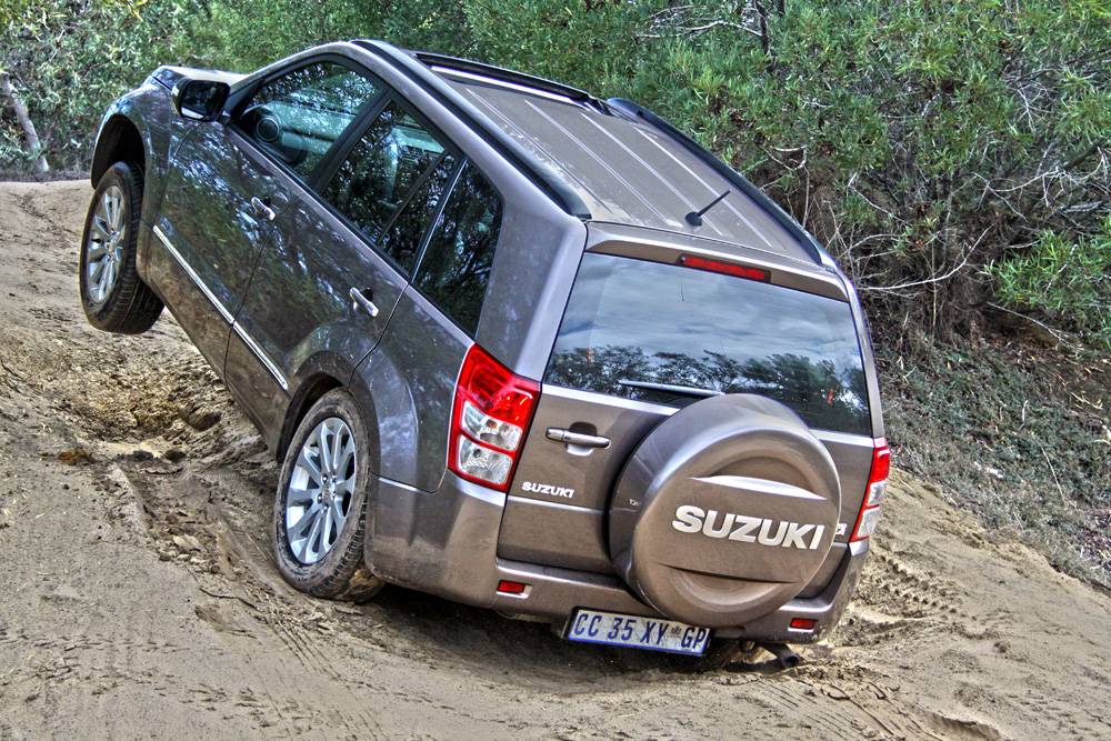 Кто застрянет первым: Nissan X-Trail II или Suzuki Grand Vitara III
