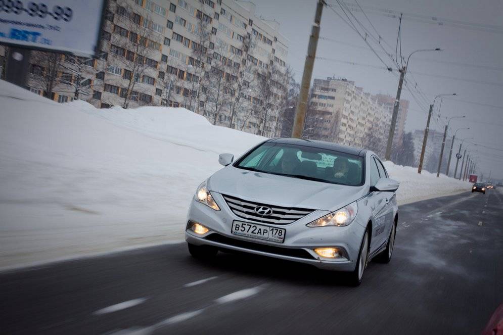 Самые жирные плюсы Hyundai Sonata VI и Ford Mondeo IV: выбираем лучшего