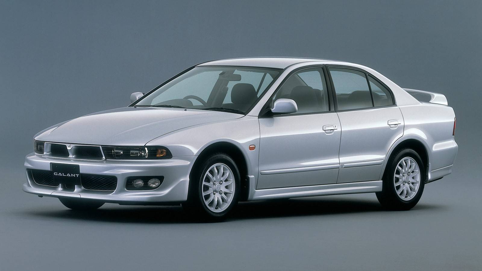 Сложный выбор: Mitsubishi Galant IX или Mazda 6 I