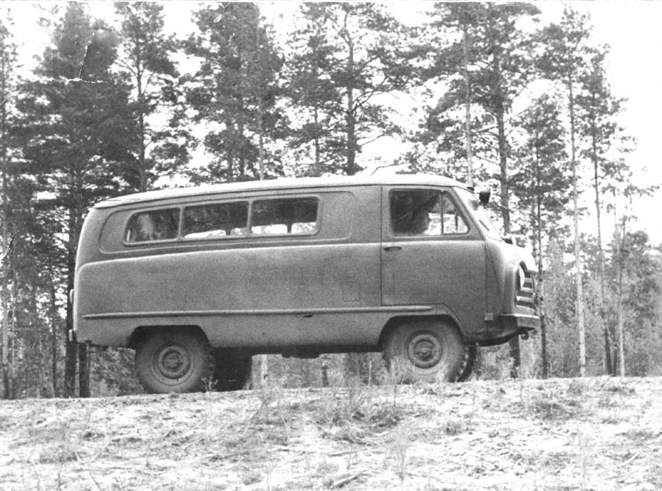 Уаз-452 «буханка» история фотографии характеристики автомобиля модель 1:43