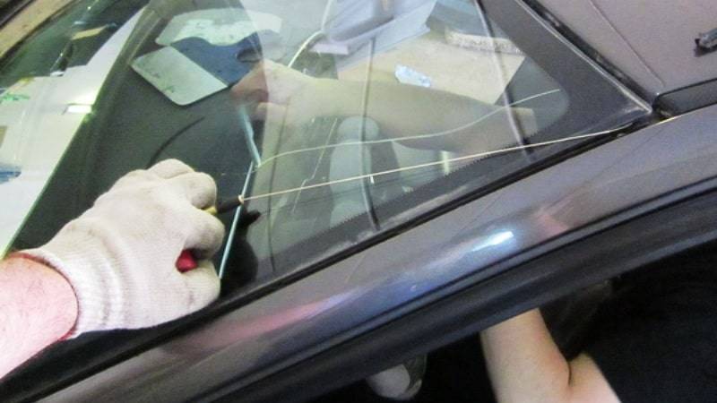 Замена лобового стекла своими руками: пошаговая инструкция с фото и видео