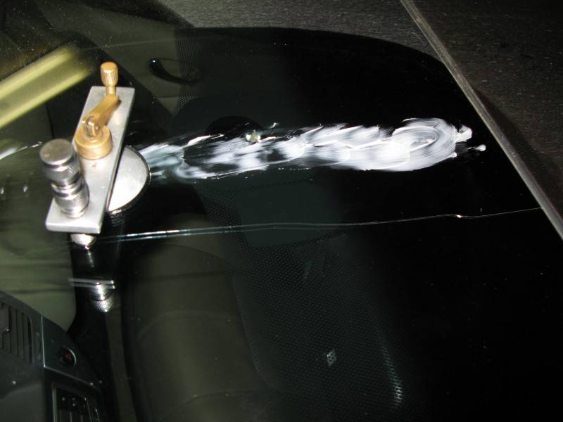 Ремонт сколов и трещин на лобовом стекле своими руками | automotolife.com