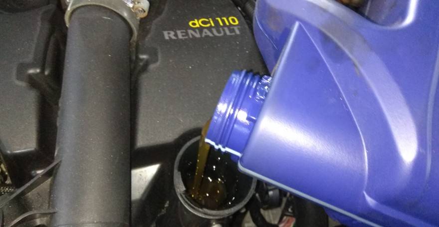 Какое масло заливать в двигатель renault k4m