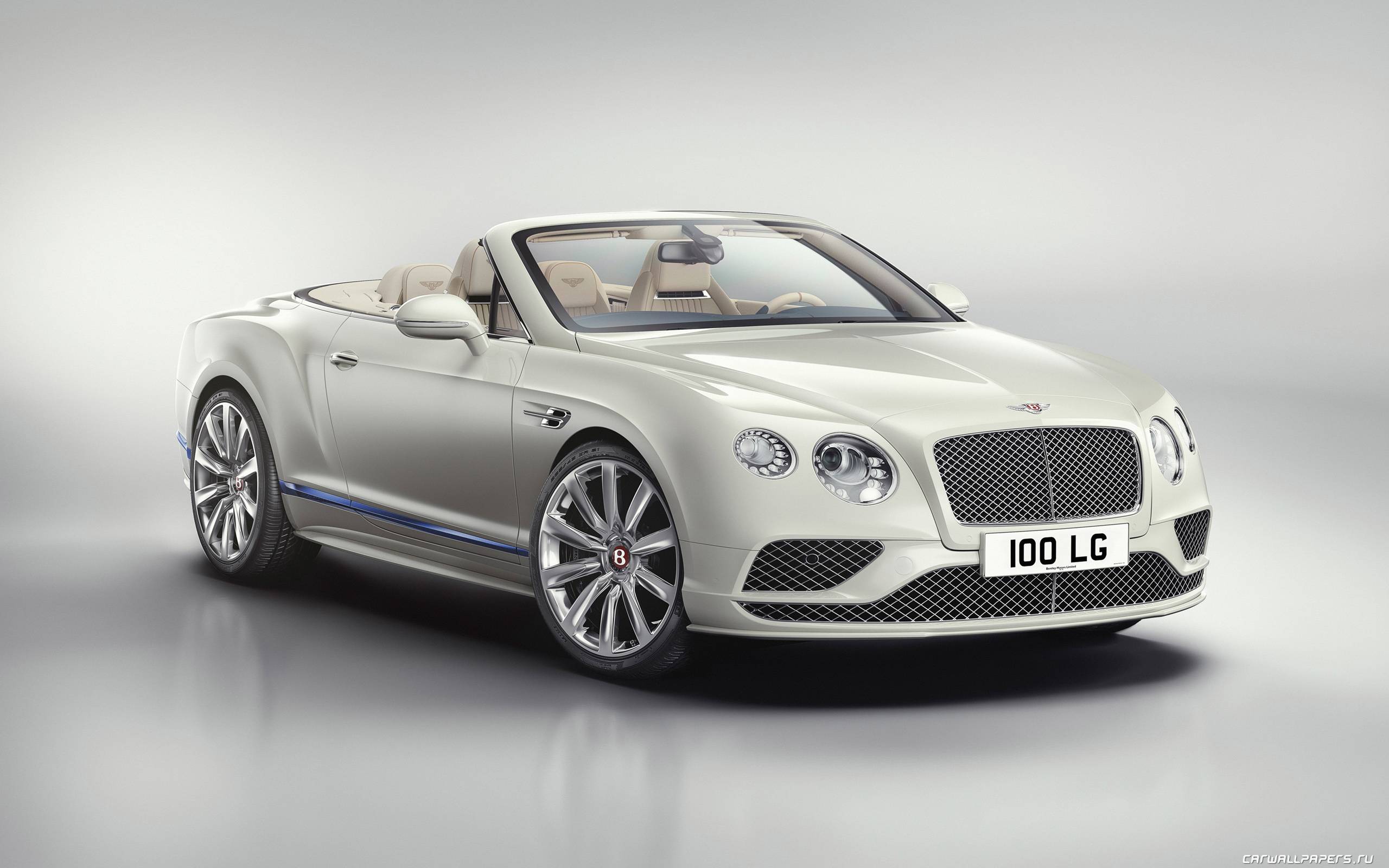В Россию привезли «золотой» Bentley Continental GT