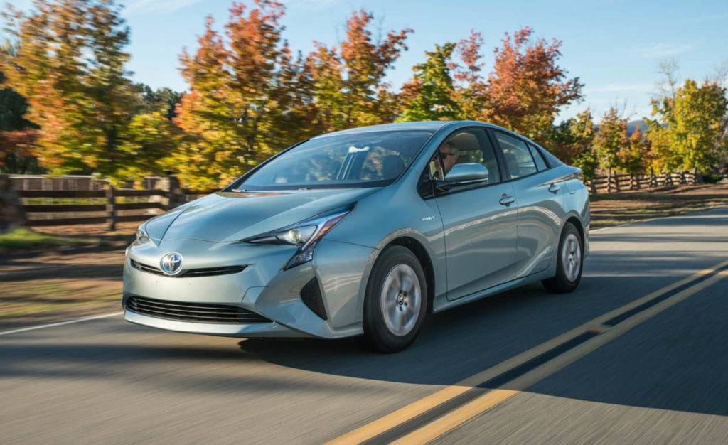 Битва гибридов: Toyota Prius против Chevrolet Volt