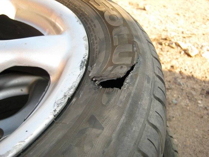 Боковой порез шины: ремонт или замена? можно ли ездить?