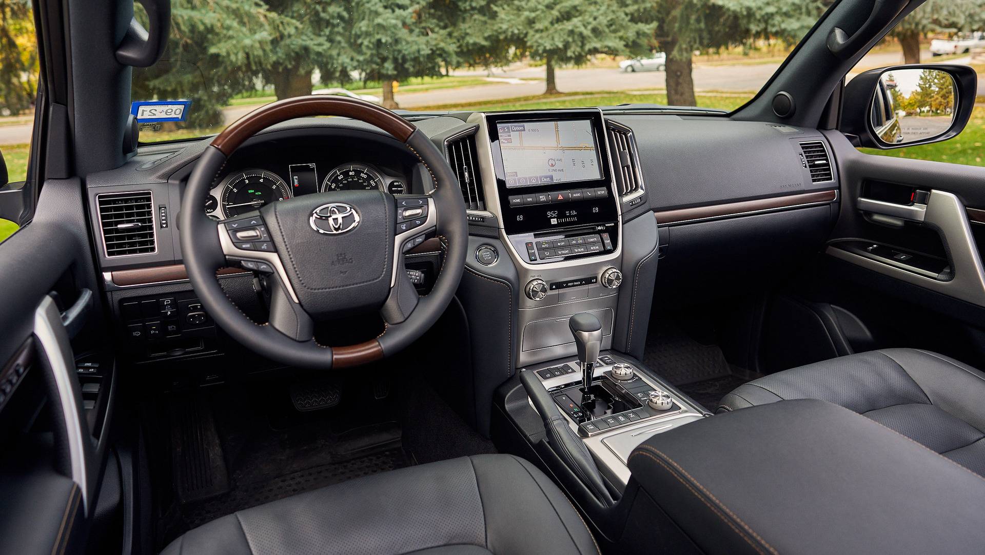 Раскрыта дата дебюта нового Toyota Land Cruiser 300