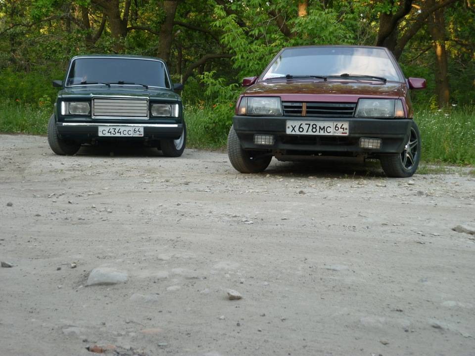 Авто за копейки: ВАЗ-2107 против ВАЗ-2109