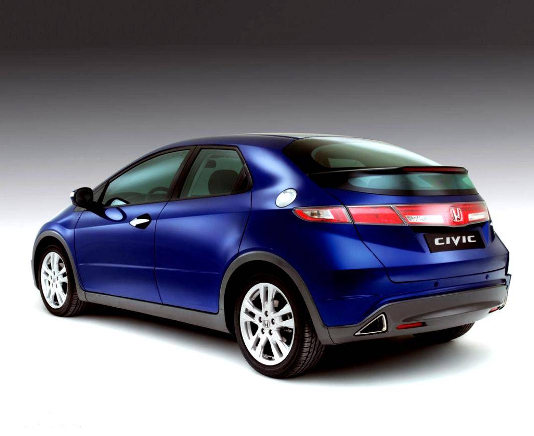 За что так любят Honda Civic VIII: обзор японского авто