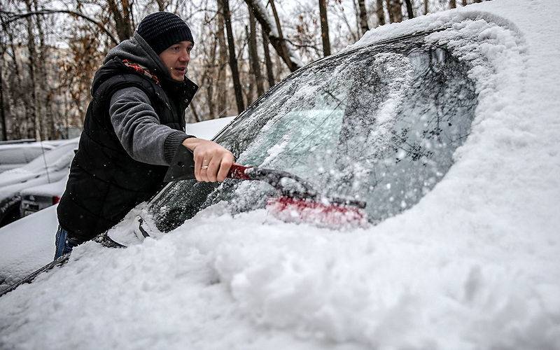 Это самый безопасный (и самый быстрый!) способ убрать снег c вашего автомобиля - автоблоги - медиаплатформа миртесен