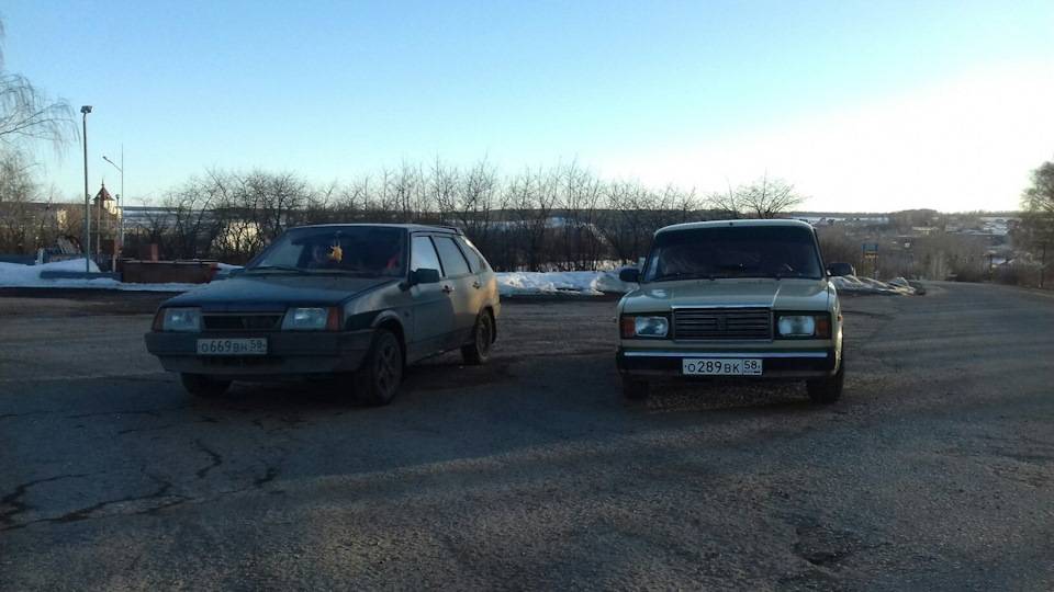 Авто за копейки: ВАЗ-2107 против ВАЗ-2109