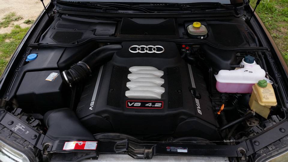 Audi s8 d2