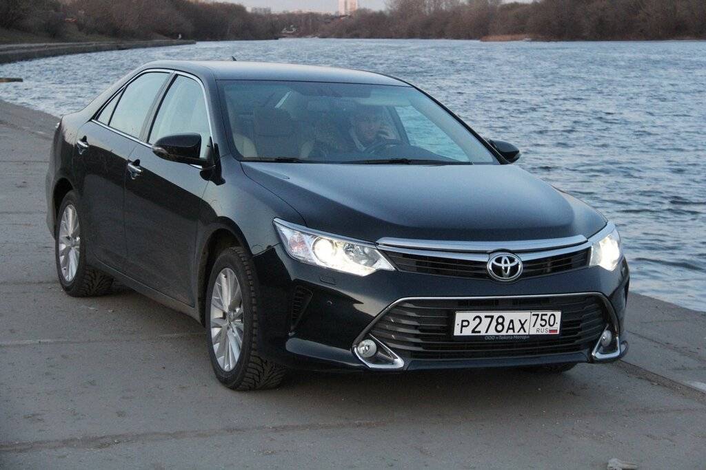 Тойота Camry 2015