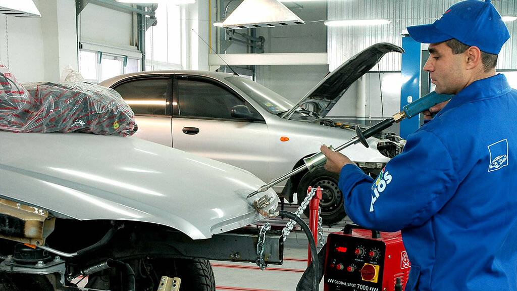 Кузовной ремонт автомобилей — основные виды кузовных работ