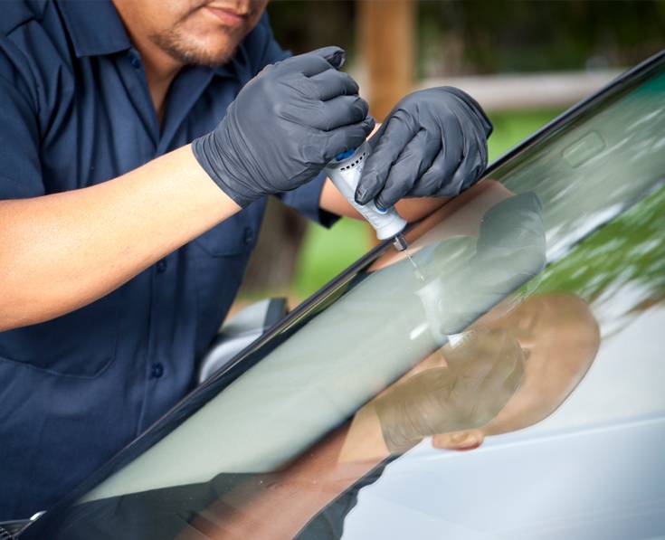 Как проводится ремонт автомобильных стекл. особенности устранения сколов и трещин