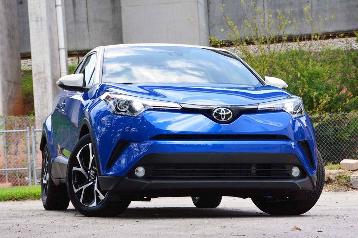В России начали принимать заказы на новый Toyota CH-R