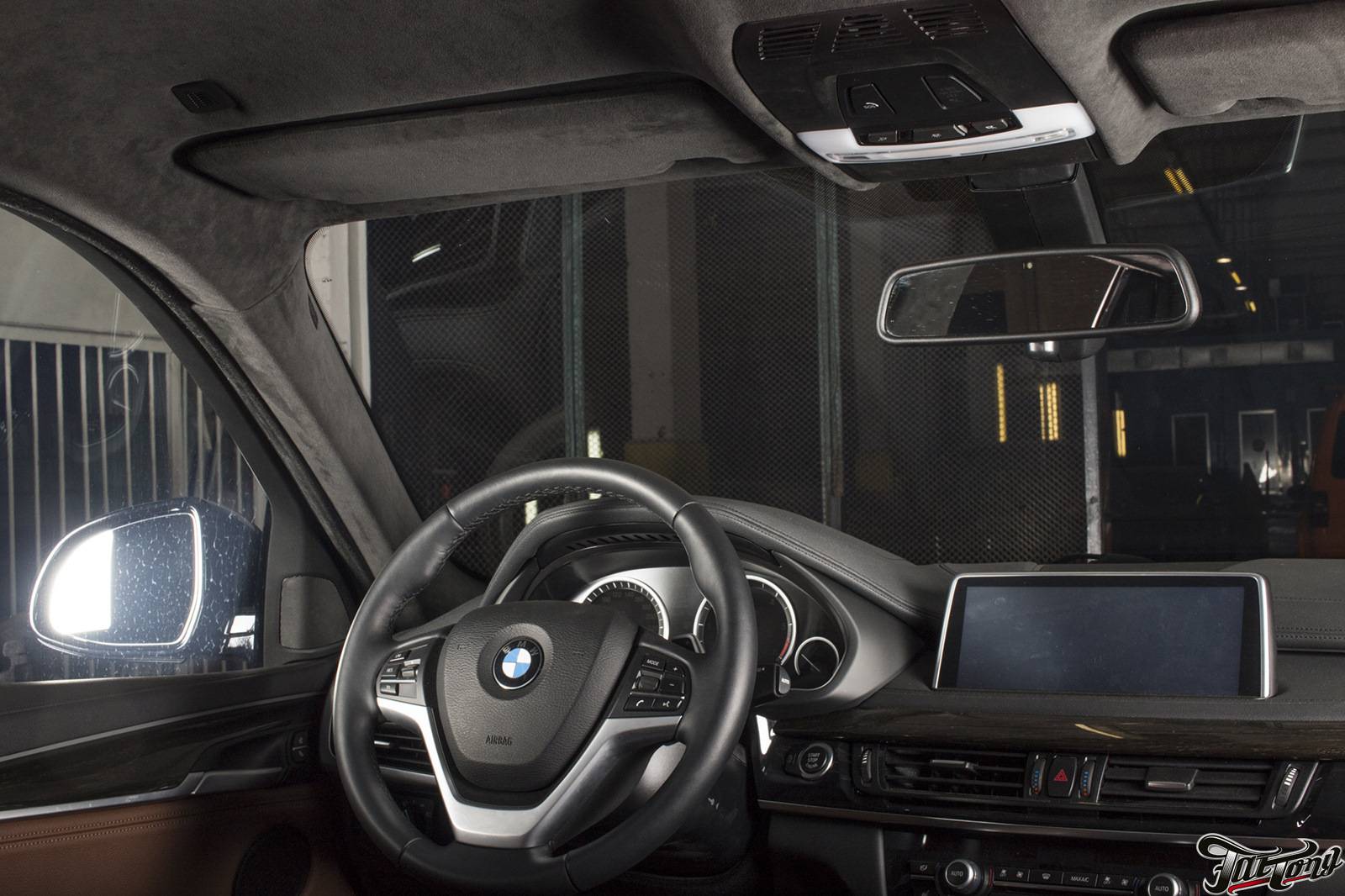 BMW X7 получил «очень кожаный» салон