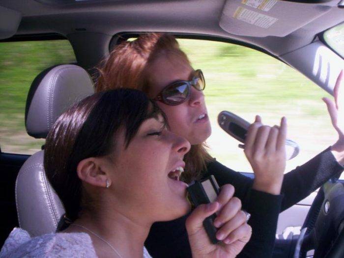 Ученые назвали самые опасные для водителей песни