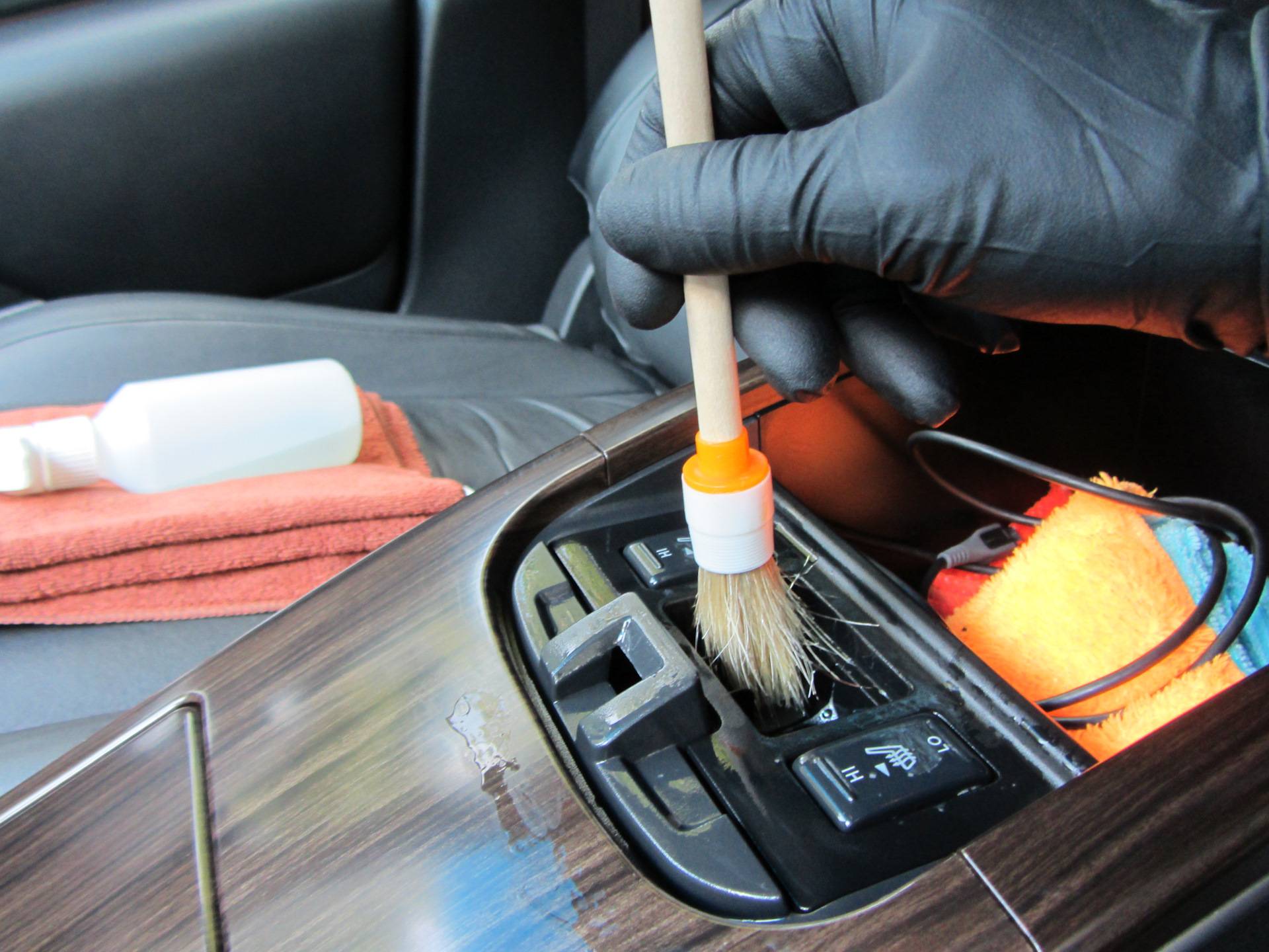 Подготовка автомобиля к продаже: как почистить салон автомобиля