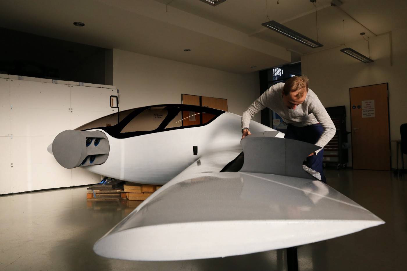В США начали продавать первый в мире летающий автомобиль