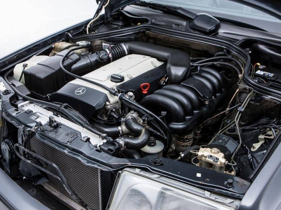 Mercedes-benz w124 с пробегом: какой мотор выбрать, и доживают ли акпп до наших дней
