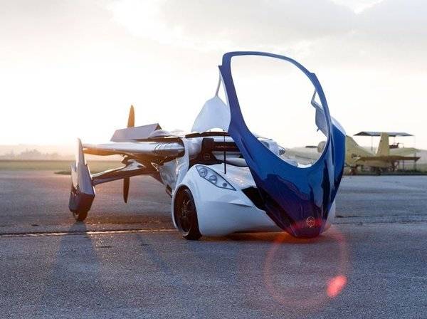 В США начали продавать первый в мире летающий автомобиль