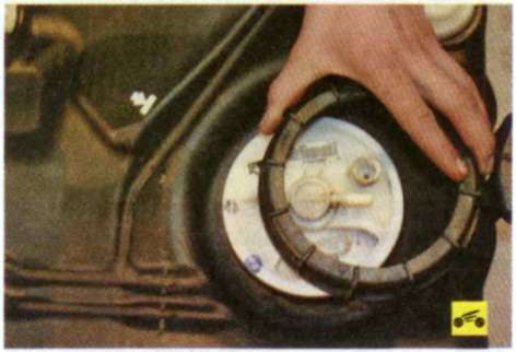 Замена бензонасоса на форд фокус 1,2,3 своими руками: как поменять моторчик топливного насоса, фильтра, реле