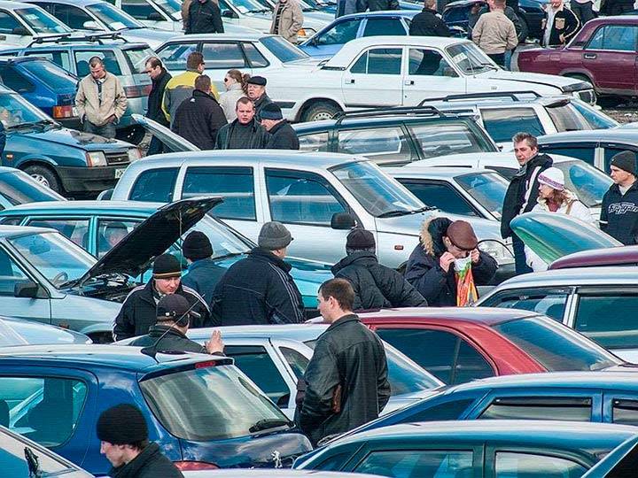 Россияне покупают авто с пробегом из-за нехватки денег