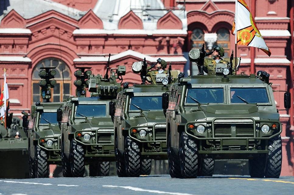 Автомобили будущего для российской армии (13 фото)