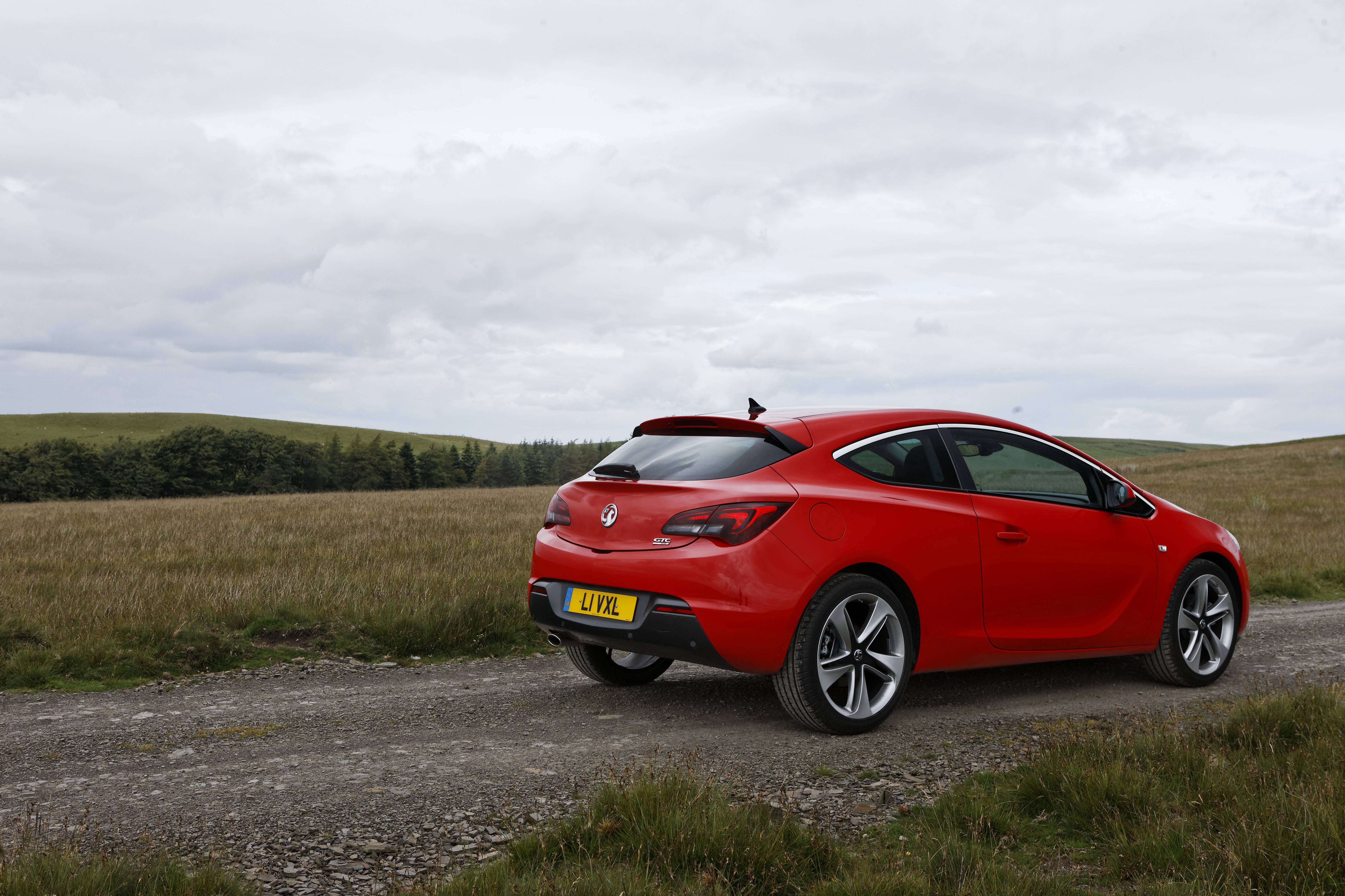 Что взять за 400 тысяч: Opel Astra или Mazda 3