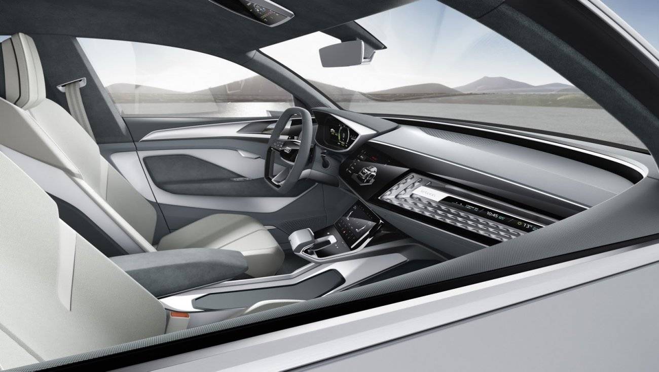Audi представила электрическое кросс-купе e-tron Sportback