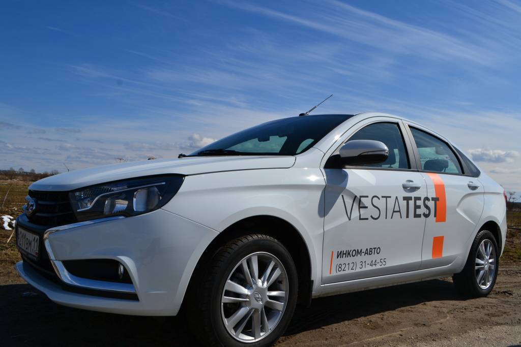 Превзошла ожидания: тест-драйв Lada Vesta