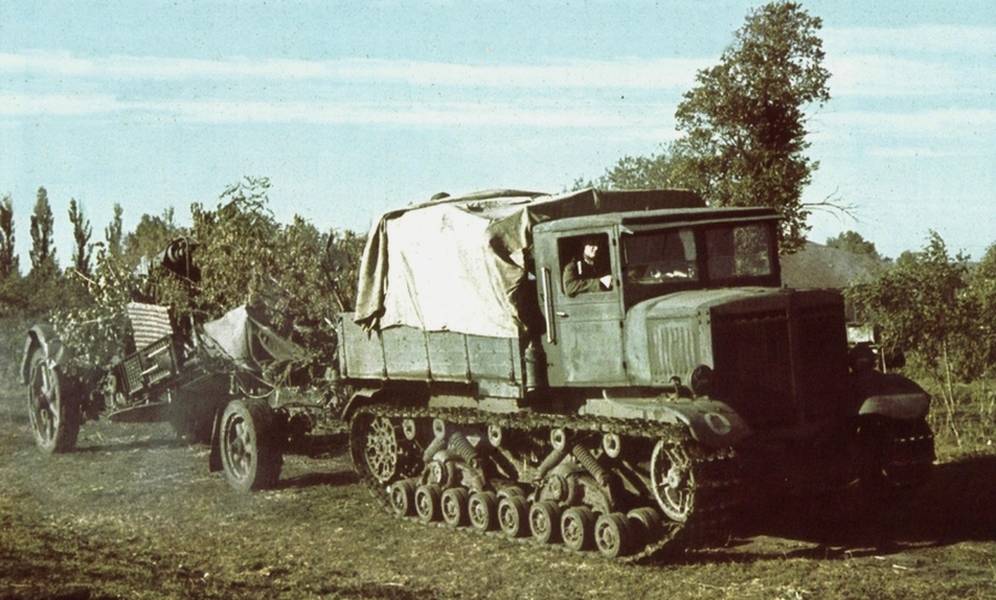 Тяжелый артиллерийский тягач ат-т