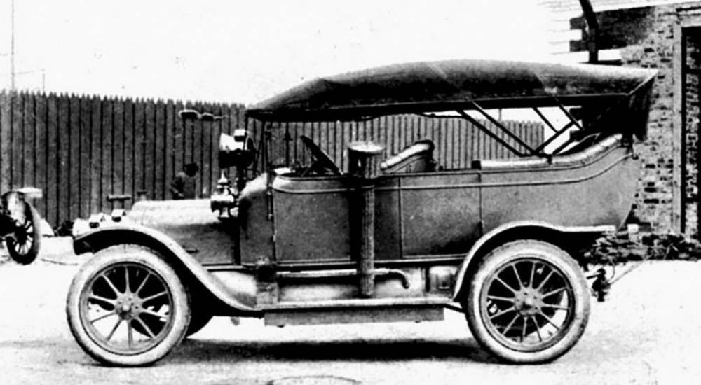 Уайт автомобиль. Автомобиль Пузырев-28-35 (1911). АМО Уайт 1922. Автомобиль Пузырева 1911.