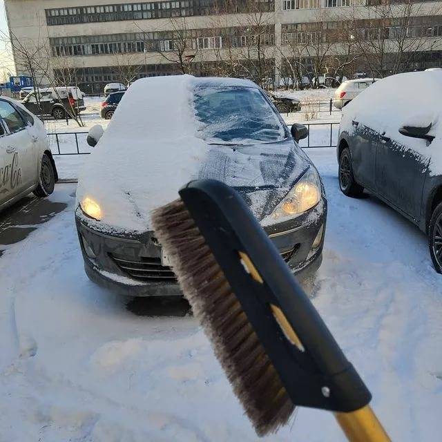 Как правильно очищать автомобиль от снега зимой: инструменты, инструкция