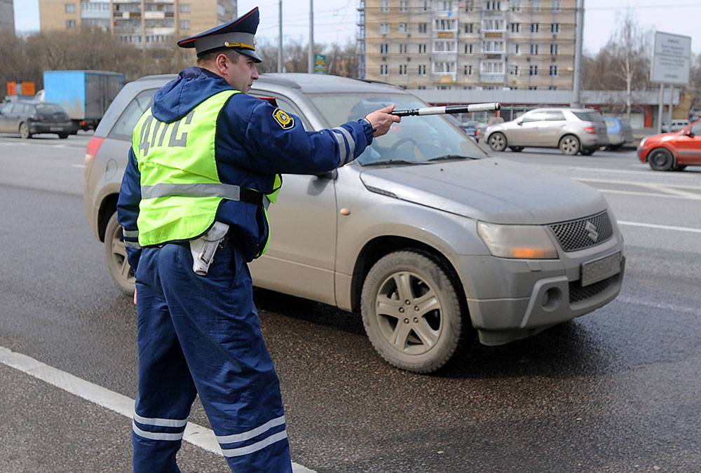 Россиян начнут штрафовать за разобранные авто и мойку в неположенных местах