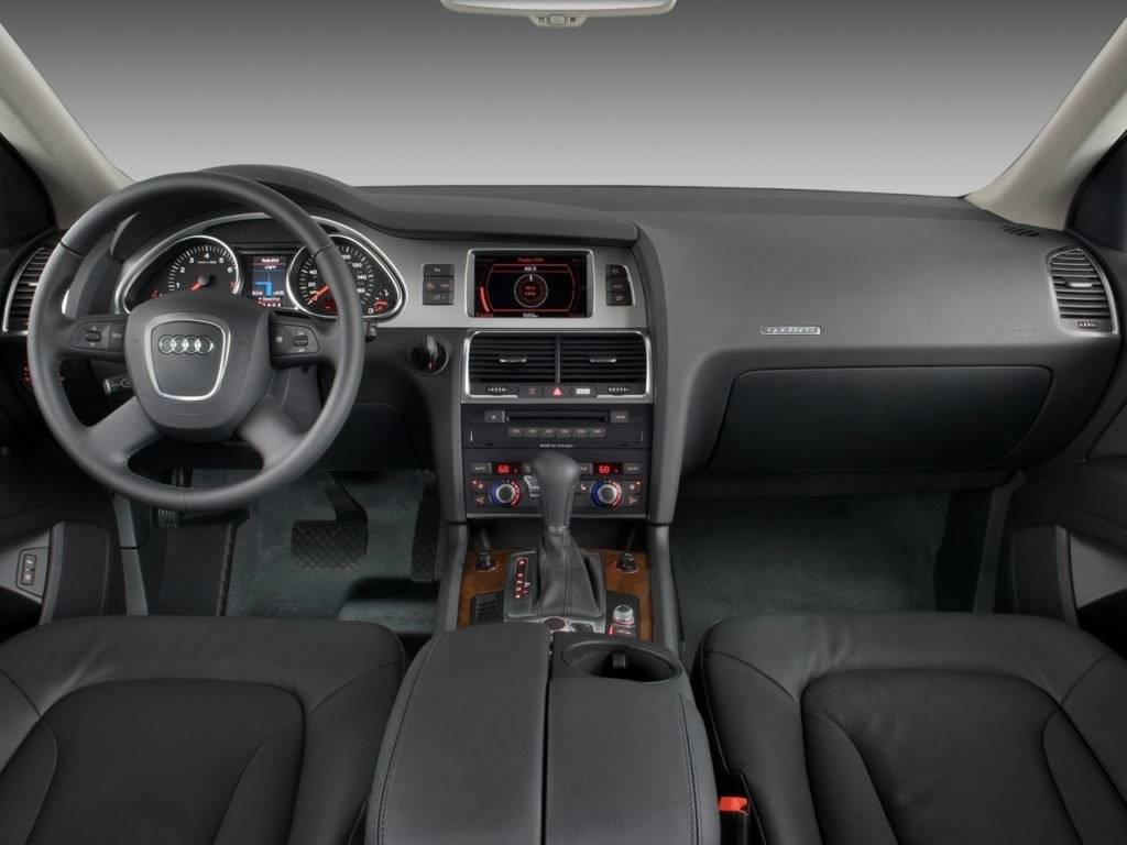 Audi Q7 (I поколение): пережиток прошлого или нестареющий престиж?